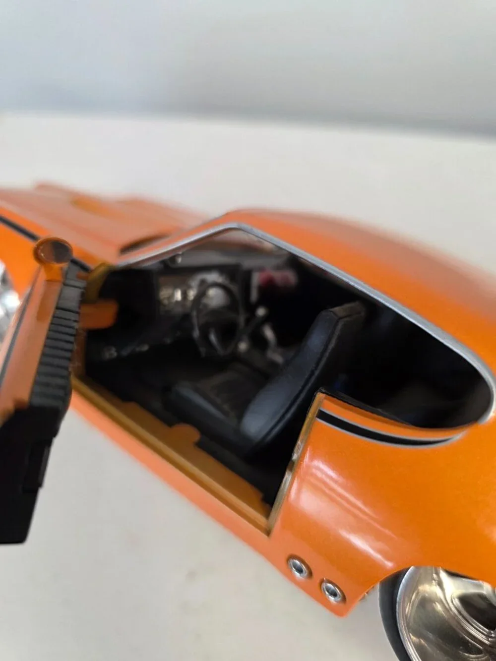 Jada Toys 1:24 1969 Orange Pontiac Diecast GTO Judge Model Car